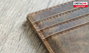 Ρέθυμνο: Της “άρπαξε” μέρα μεσημέρι το πορτοφόλι με όλες τις τραπεζικές κάρτες – Χειροπέδες σε 61χρονη