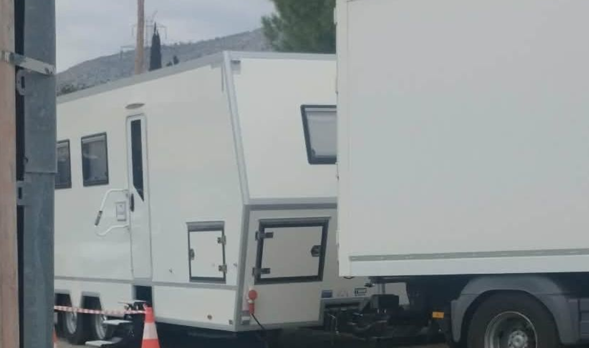 Μενίδι: Αυτό είναι το στούντιο που γίνονται τα γυρίσματα της ταινίας του Μπραντ Πιτ