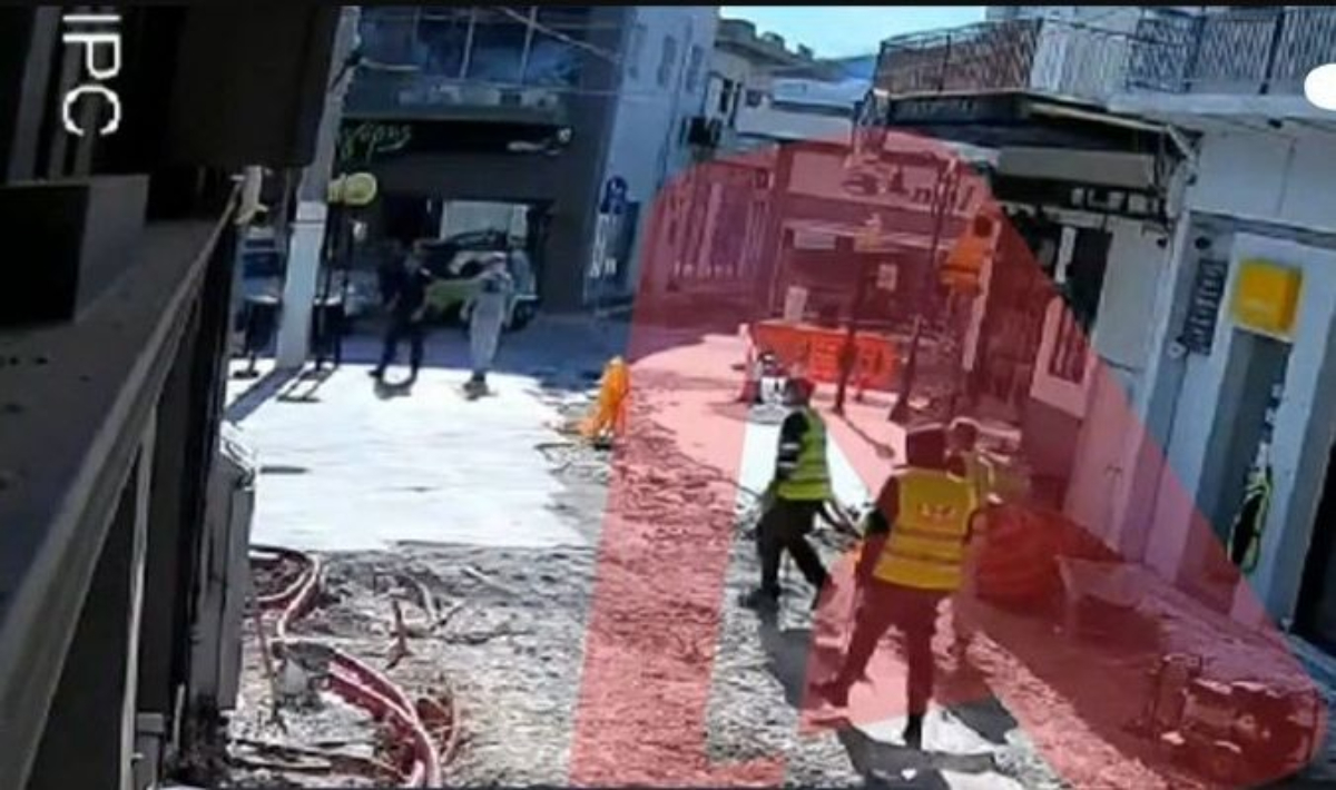 Κορωπί: Η στιγμή του ξυλοδαρμού δύο νεαρών από ομάδα 20 ατόμων