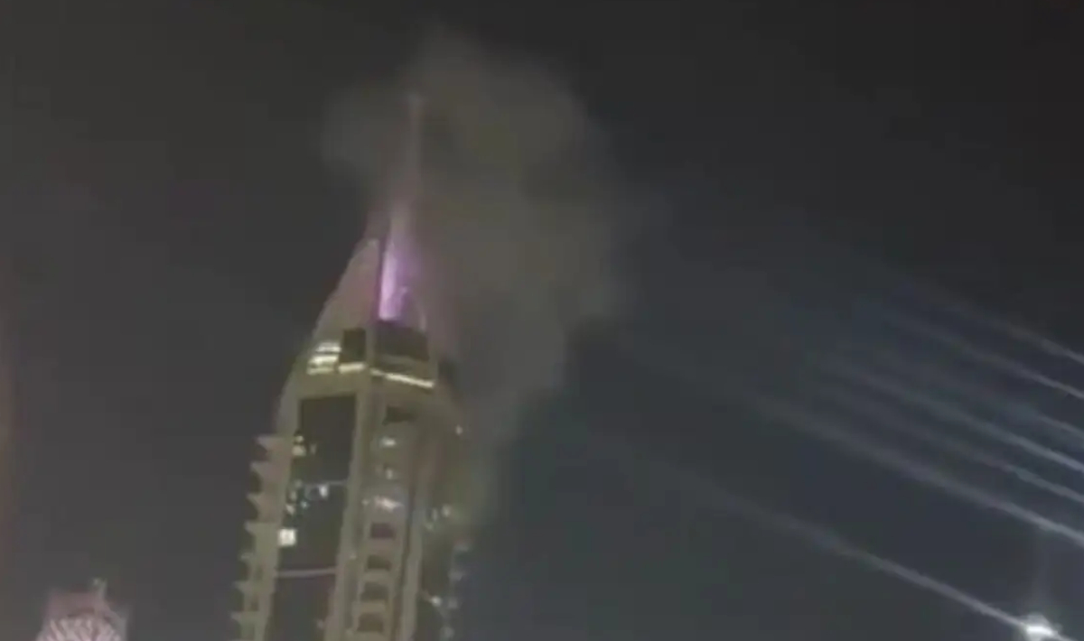 Ντουμπάι: Καπνός σε πολυώροφο κτίριο στη μαρίνα – Αναφορές για εκρήξεις