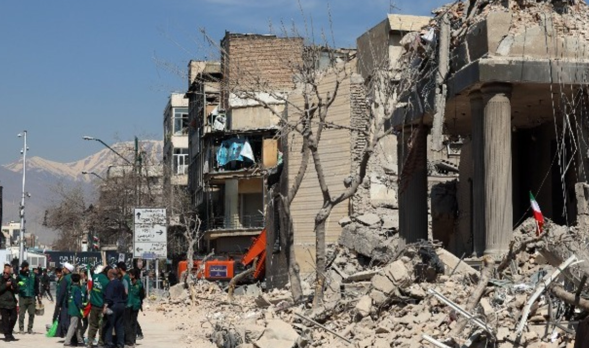 Το Ιράν απειλεί να χτυπήσει τις πρεσβείες του Ισραήλ σε όλο τον κόσμο