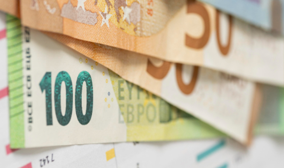 Κατώτατος μισθός: «Αύξηση 40 ευρώ από πέρυσι, 41% από το 2019»