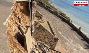 Λασίθι: Κατέρρευσε πέτρινο τοιχίο πάνω από δημοφιλή παραλία στον Άγιο Νικόλαο