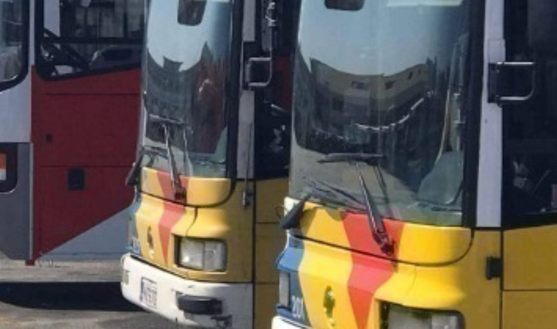 Πάτρα: Μετέφερε παράνομα… με λεωφορείο 35 άτομα και του πέρασαν χειροπέδες