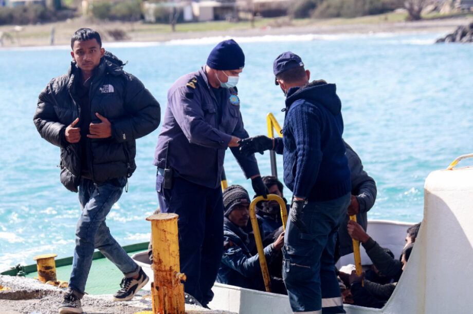 ΜΕΤΑΝΑΣΤΕΣ