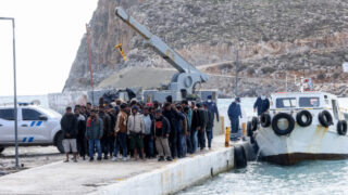 ΜΕΤΑΝΑΣΤΕΣ ΗΡΑΚΛΕΙΟ ΚΑΛΟΙ ΛΙΜΕΝΕΣ