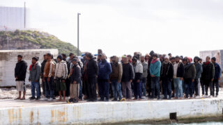 ΜΕΤΑΝΑΣΤΕΣ ΚΡΗΤΗ