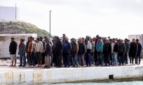 ΜΕΤΑΝΑΣΤΕΣ ΚΡΗΤΗ