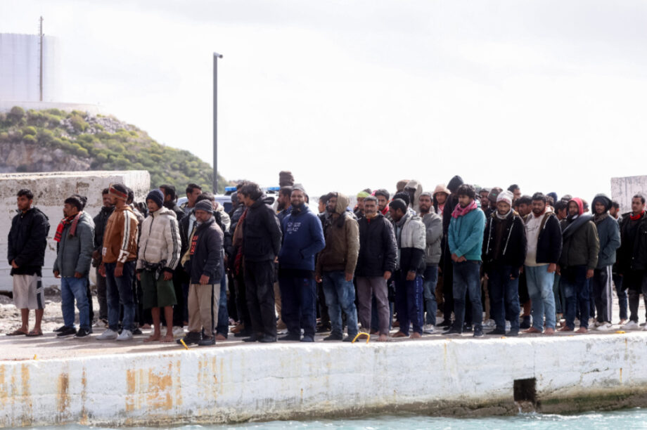 ΜΕΤΑΝΑΣΤΕΣ ΚΡΗΤΗ