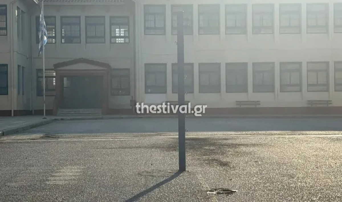 Θεσσαλονίκη: Άγνωστοι πέταξαν 7 μολότοφ σε αυλή σχολείου!