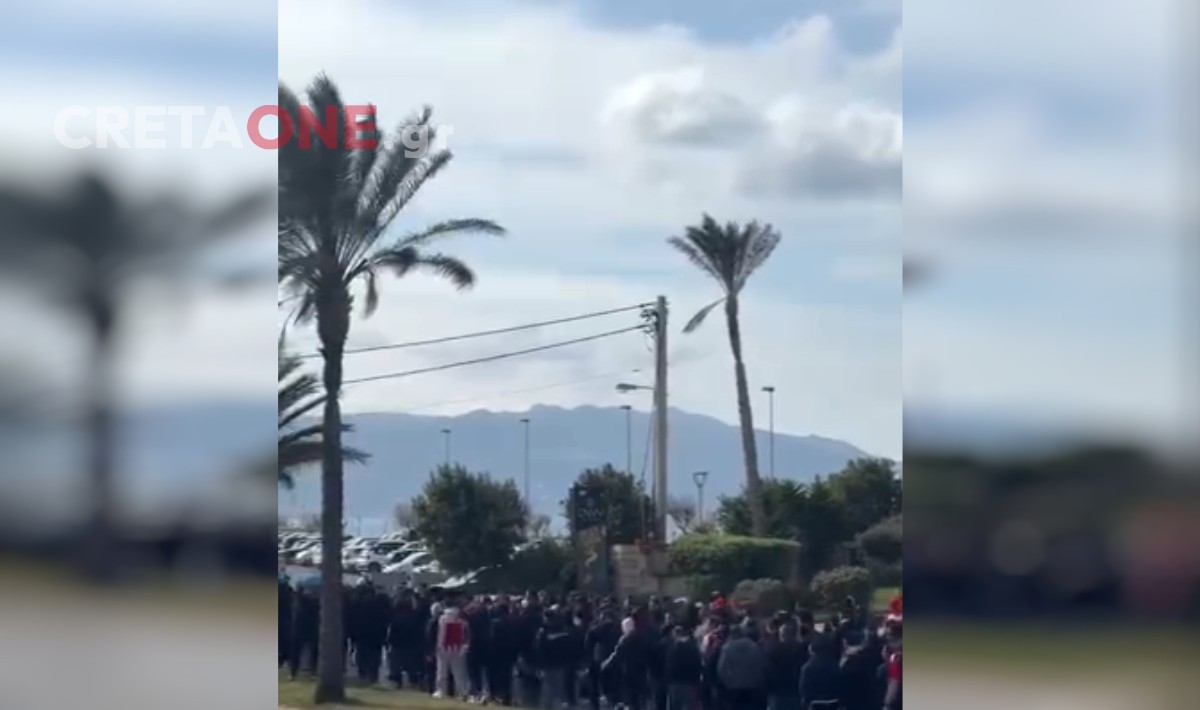 Ηράκλειο: Oι φίλαθλοι του Ολυμπιακού κατευθύνονται αυτή την ώρα προς το Παγκρήτιο Στάδιο (βίντεο)