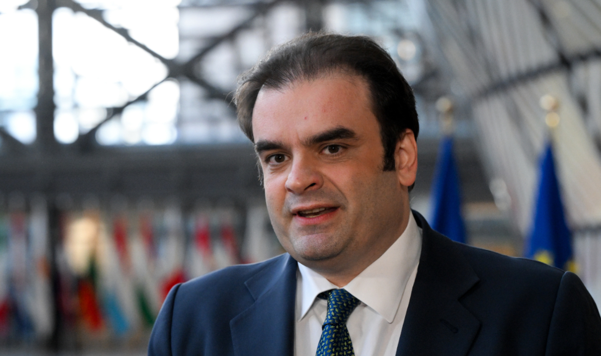 Πιερρακάκης: «Η κρίση στη Μέση Ανατολή έχει ήδη αρχίσει να επιβαρύνει την καθημερινότητα των Ευρωπαίων»