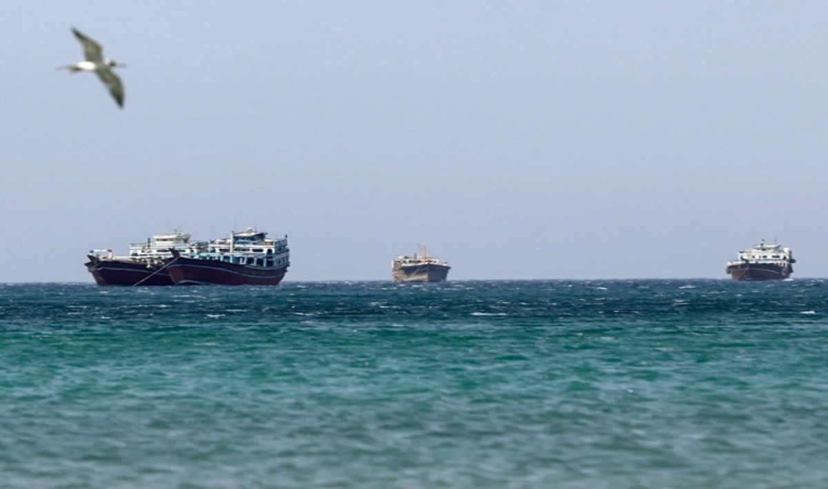 Στις φλόγες τάνκερ ελληνικών συμφερόντων στα Στενά του Ορμούζ