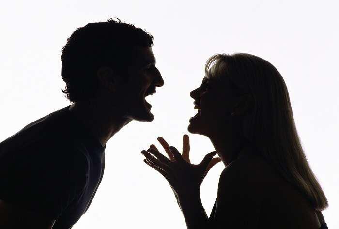 Λεκτική βία: Τα 5 σημάδια που δείχνουν ότι μπορεί να είστε θύμα χωρίς να το συνειδητοποιείτε