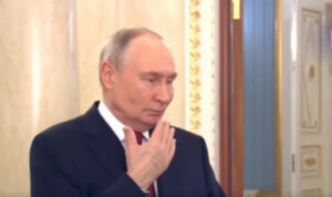 Ατυχής ανάρτηση στο Κρεμλίνο με βίντεο του Πούτιν για την Ημέρα της Γυναίκας (Βίντεο)