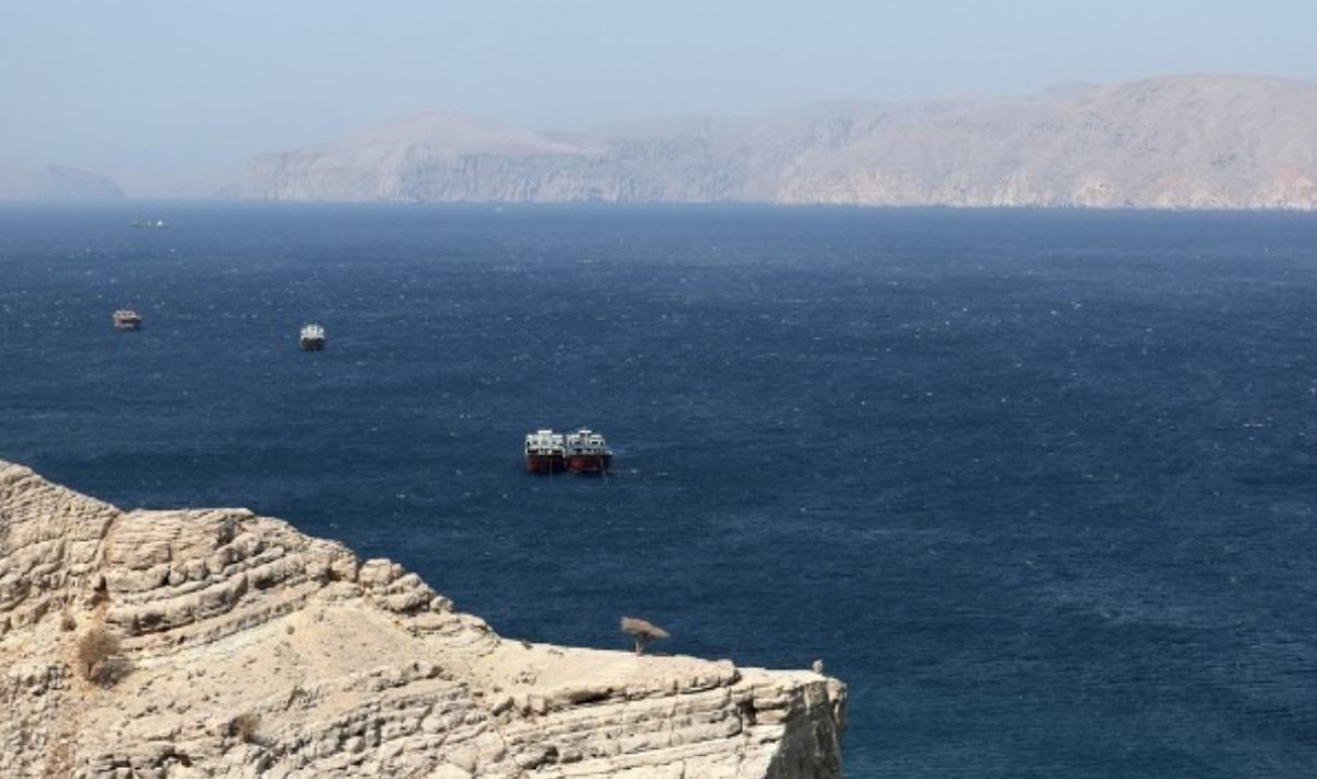 Τουλάχιστον 6 κρουαζιερόπλοια με χιλιάδες επιβάτες εγκλωβισμένα στα Στενά του Ορμούζ (βίντεο)