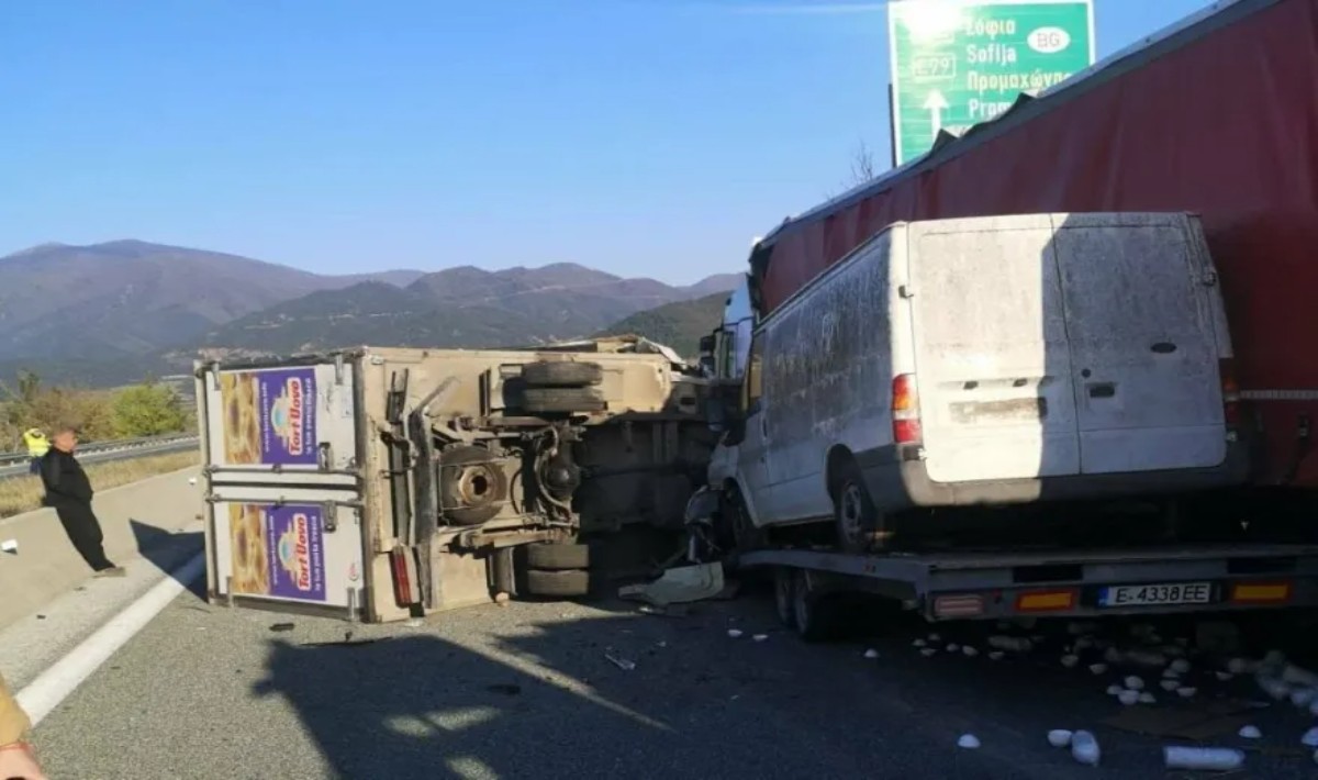 Εγνατία Οδός: Νταλίκα συγκρούστηκε με όχημα οδικής βοήθειας