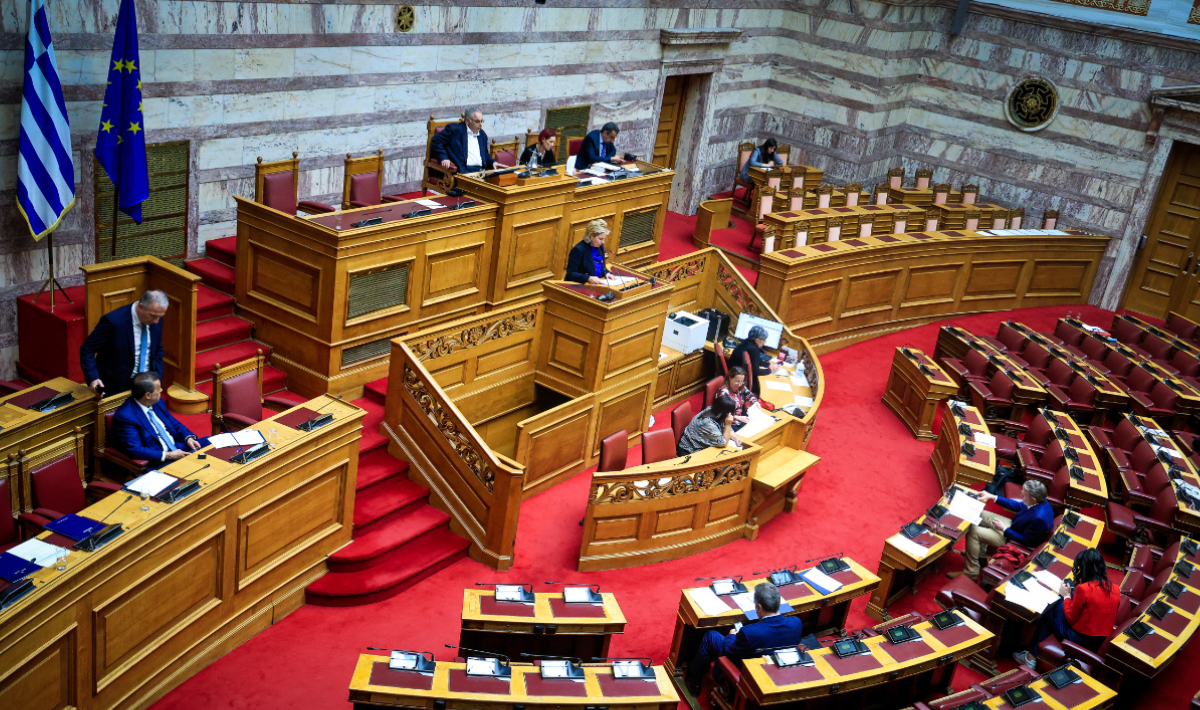Βουλή: «Ναι» από ΝΔ και ΠΑΣΟΚ στο νομοσχέδιο για την αθέμιτη κερδοφορία