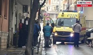 Κρήτη: Στο νοσοκομείο γυναίκα μετά από πτώση στο κέντρο των Χανίων (φώτο)