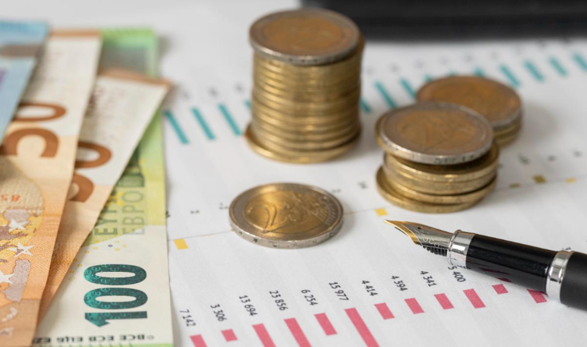 Αντίστροφη μέτρηση για την αύξηση του κατώτατου μισθού – Τι προβλέπεται;