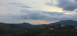 Σπάνια θέα από την Πάνω Ρίζα με τα Παξιμάδια σε πρώτο πλάνο – Βίντεο