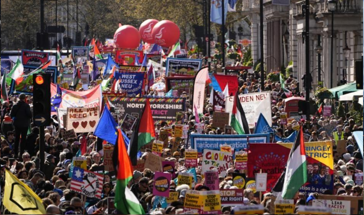 Λονδίνο: Χιλιάδες στους δρόμους σε αντιπολεμικά συλλαλητήρια