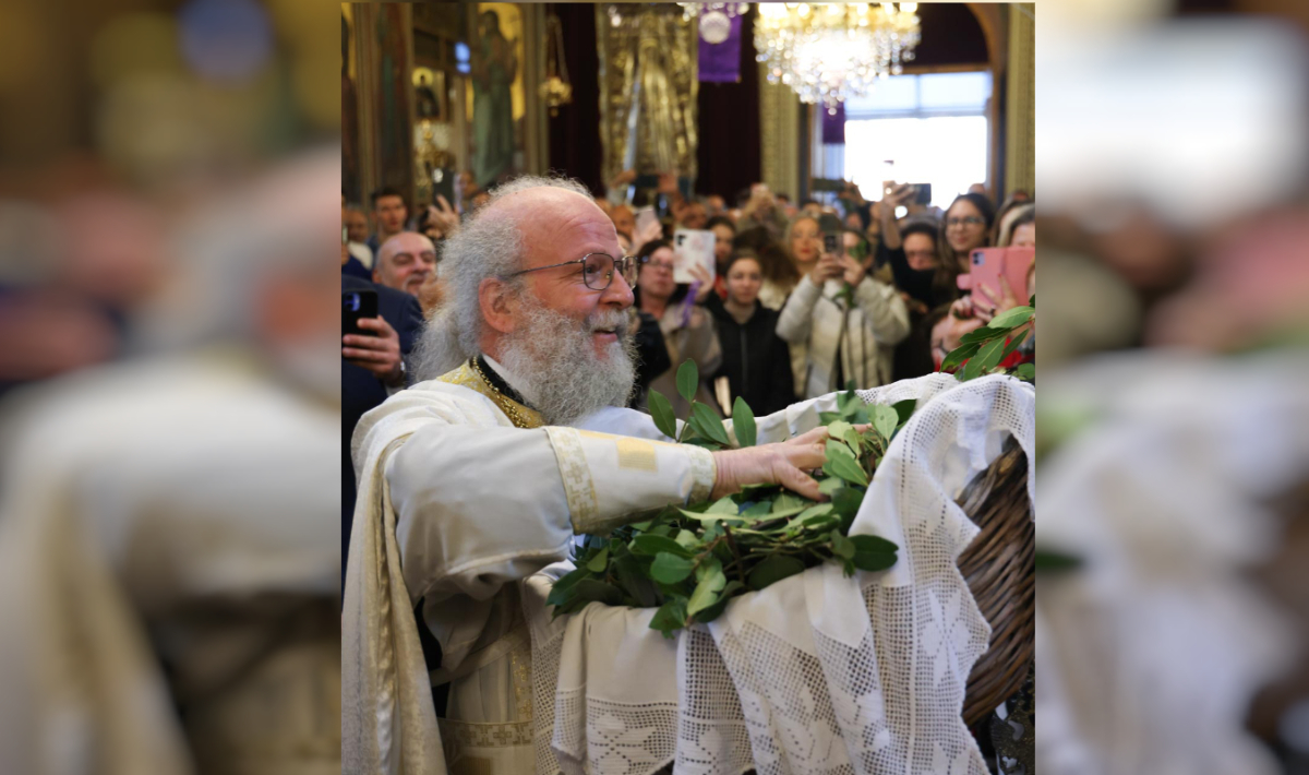 Πρώτη Ανάσταση… με θέαμα: Από τον «ιπτάμενο» ιερέα στη Χίο στη «Γκλόρια» της Ζακύνθου