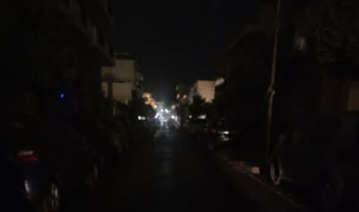 Ηράκλειο: «Να προμηθευτώ φακούς;» – Οργή κατοίκου για δρόμο χωρίς φωτισμό εδώ και 10 μήνες!