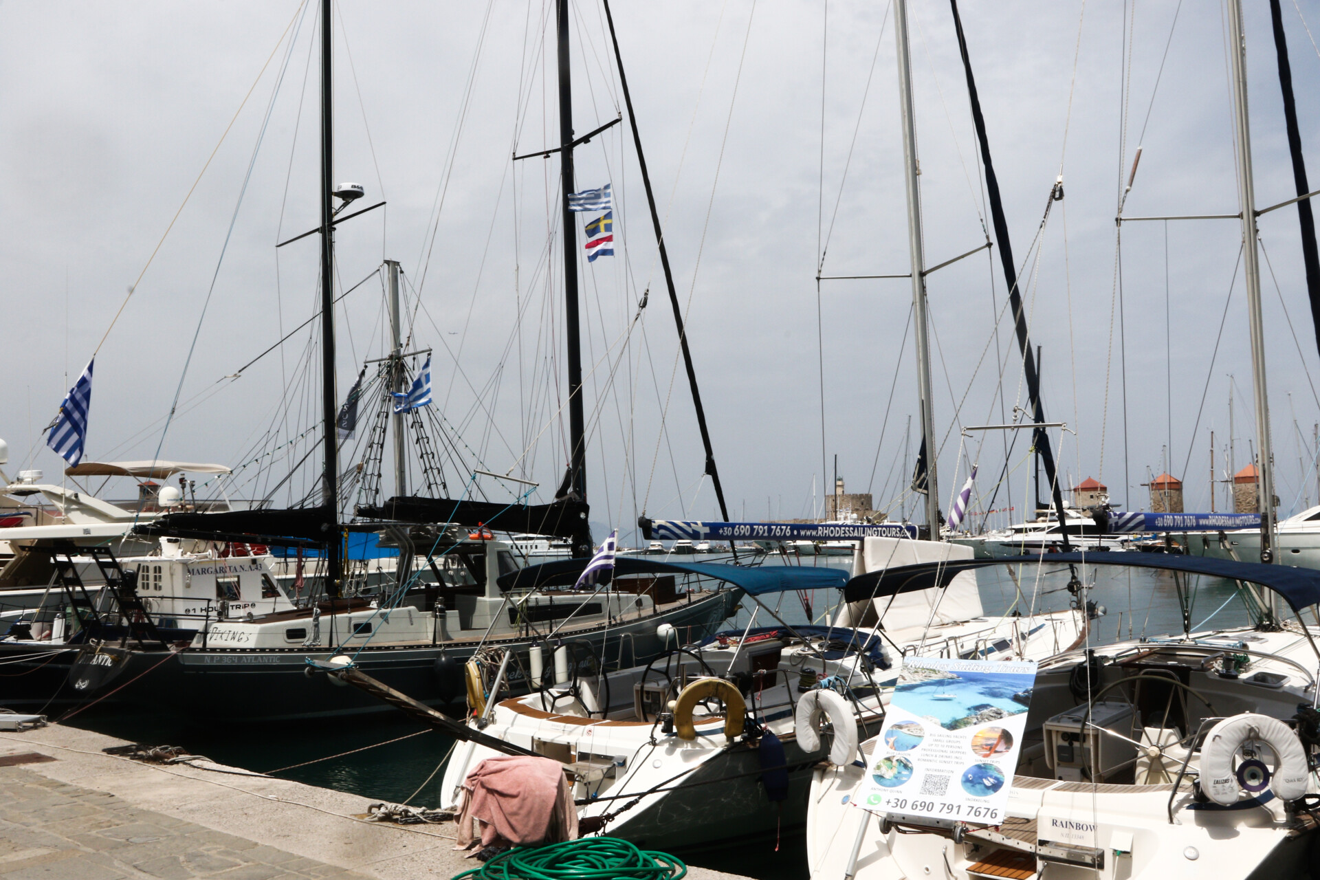 Σε καθεστώς έκτακτης ανάγκης η Ρόδος – Αποκλεισμένη από θαλάσσης και αέρος