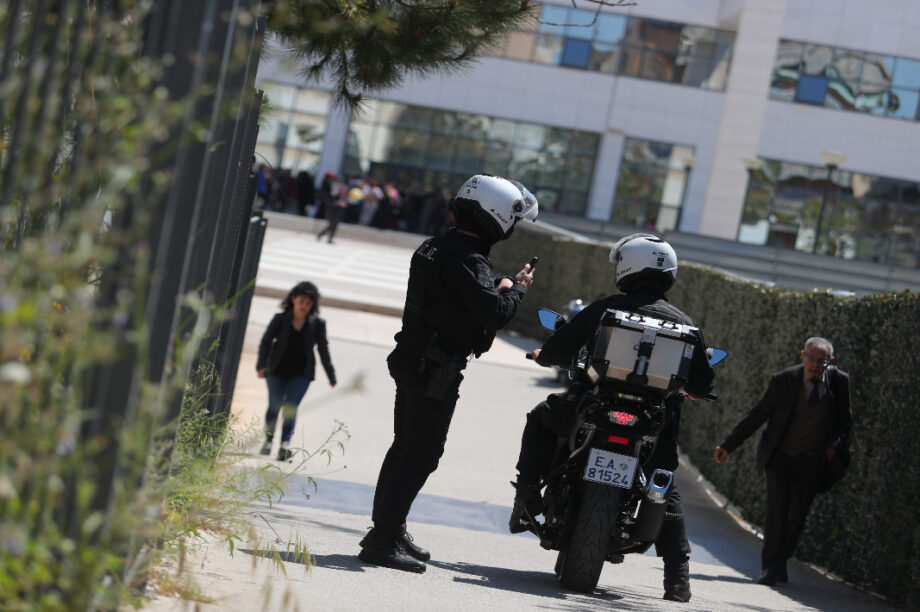 επίθεση 89χρονου στο Ειρηνοδικείο στη Λουκάρεως
