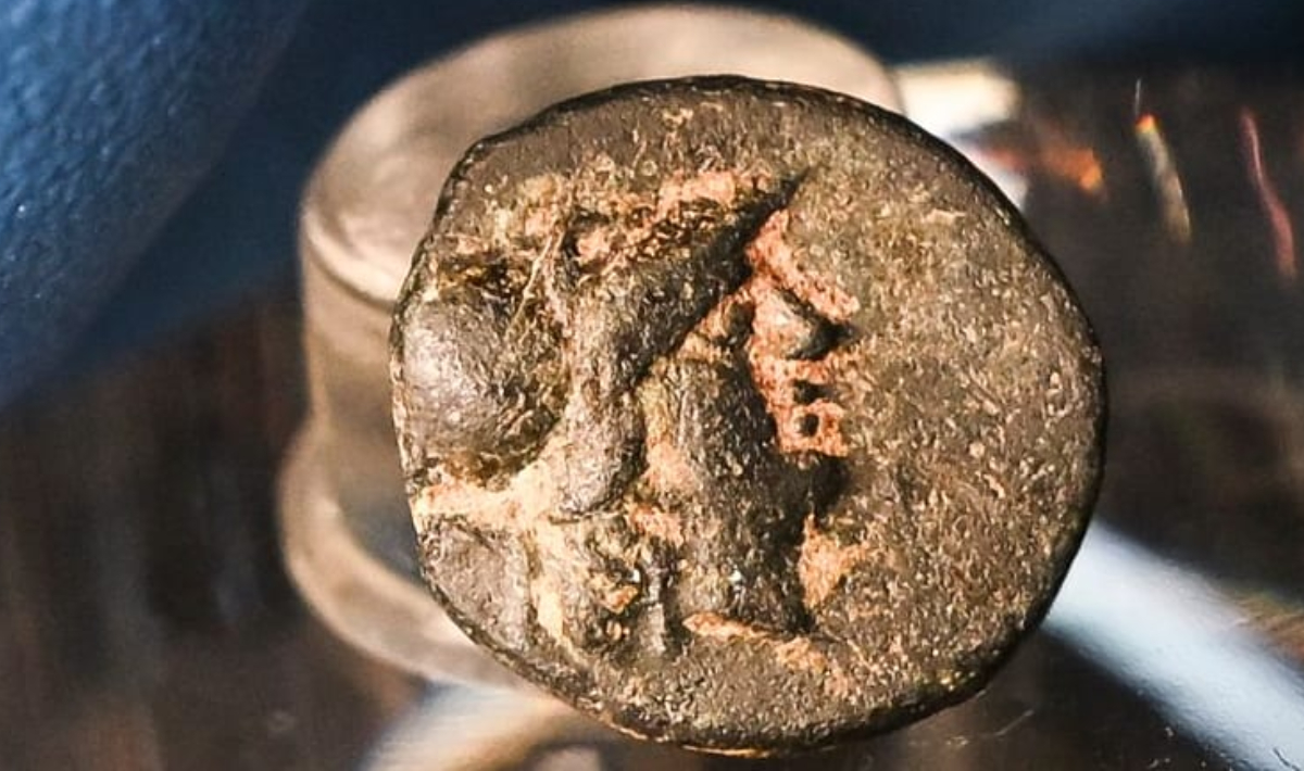 13χρονος μαθητής ανακάλυψε σπάνιο αρχαιοελληνικό νόμισμα του 3ου αιώνα π.Χ.