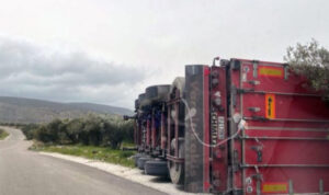 Τροχαίο ατύχημα στον ΒΟΑΚ: Ανετράπη νταλίκα στο ύψος της Αγίας Πελαγίας