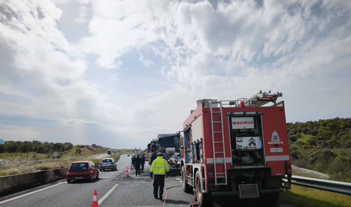 Φωτιά ΤΩΡΑ στην Αχαΐα – Στη «μάχη» της κατάσβεσης επίγεια και εναέρια μέσα