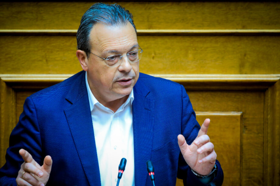 Φάμελλος Βουλή