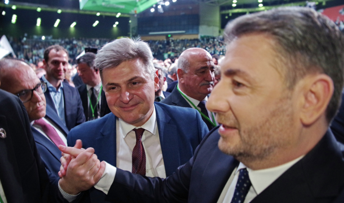 Την ένταξή του στο ΠΑΣΟΚ ανακοίνωσε ο Νικόλας Φαραντούρης