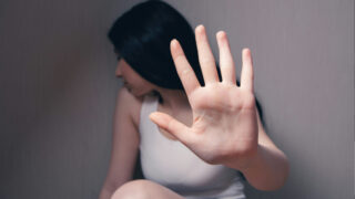 Κακοποίηση Κοπέλα