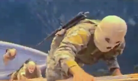 Καρέ καρέ η κατάληψη του ελληνόκτητου πλοίο «Epaminondas» στα Στενά του Ορμούζ (βίντεο)