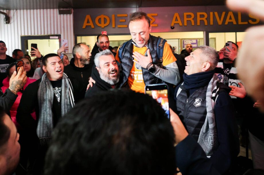 Κόντης αποθέωση