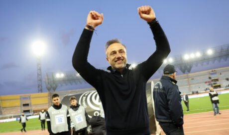 Κόντης χέρια ολέ