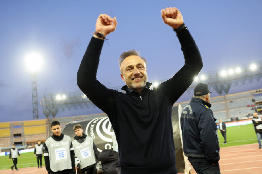 Κόντης χέρια ολέ