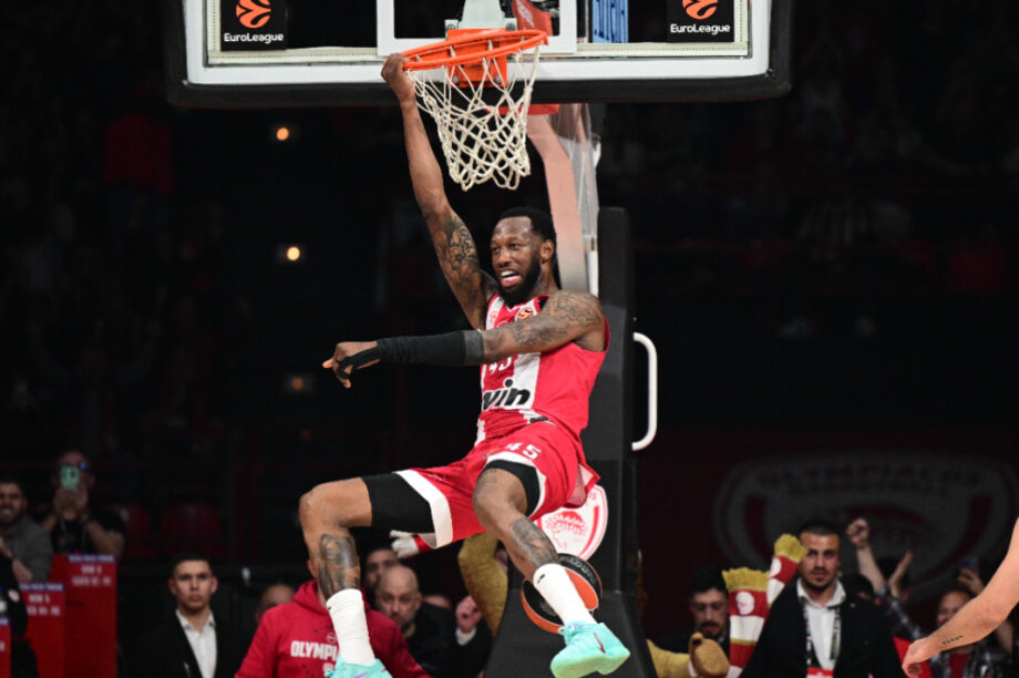 Ολυμπιακός Μπάσκετ κάρφωμα