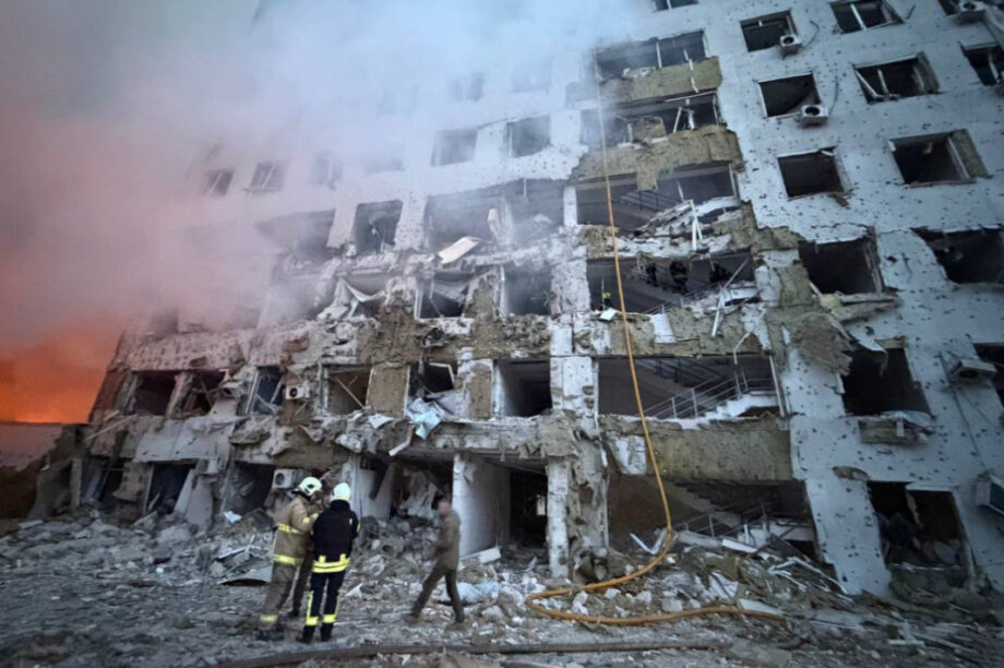Ουκρανία: 14 νεκροί και δεκάδες τραυματίες από ρωσικά χτυπήματα (βίντεο-φωτογραφίες)