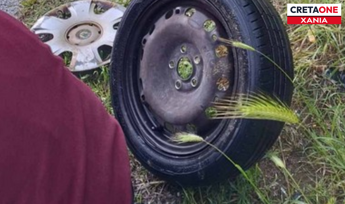 Χανιά: Βράχια αποκολλήθηκαν και έπεσαν σε διερχόμενο όχημα – Δείτε φωτογραφίες