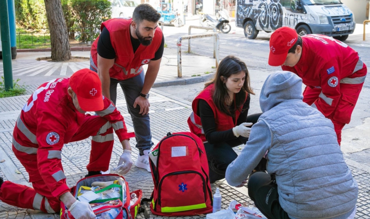 Ερυθρός Σταυρός: Υποστήριξε 150 αστέγους συμπολίτες μας σε Αθήνα και Πειραιά ενόψει Πάσχα (βίντεο)