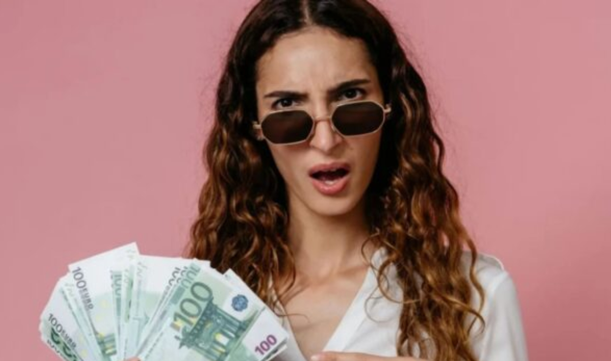 Τα 3 ζώδια που ευνοούνται στα οικονομικά τους τον Μάιο του 2026