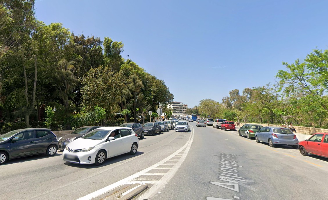 τουριστικά λεωφορεία στάθμευση