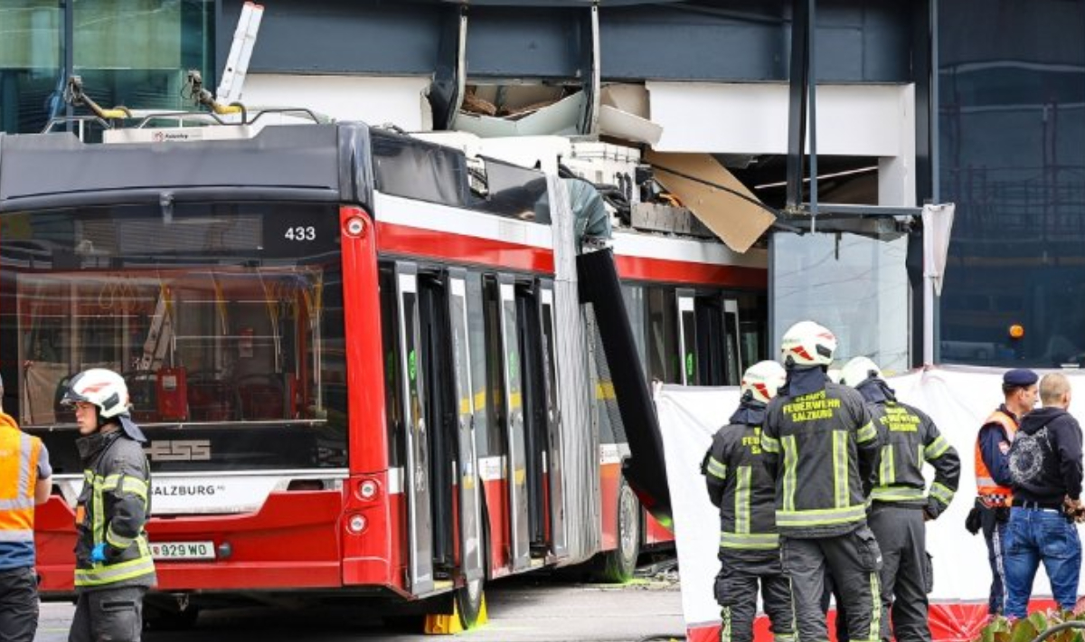 Αυστρία: Ένας νεκρός και επτά τραυματίες από σύγκρουση τρόλεϊ σε σούπερ μάρκετ