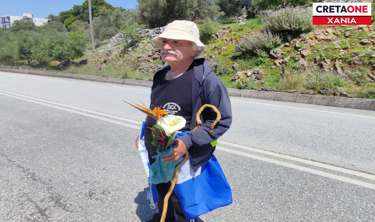 Κρήτη: Με την κατσούνα στο χέρι ο Θεοχάρης Αθητάκης ξεκίνησε την πορεία των 153 χιλιομέτρων από τα Σφακιά μέχρι το Ηράκλειο