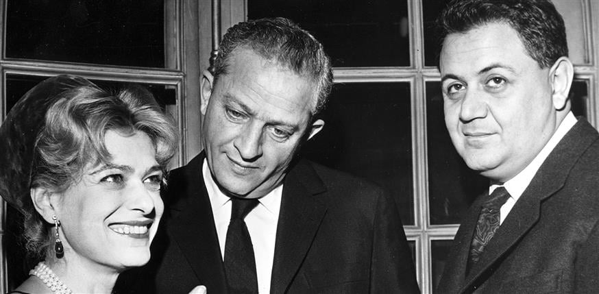 Σαν σήμερα 17 Απριλίου: Ο Μάνος Χατζιδάκις κατακτά το Όσκαρ με τα «Παιδιά του Πειραιά»