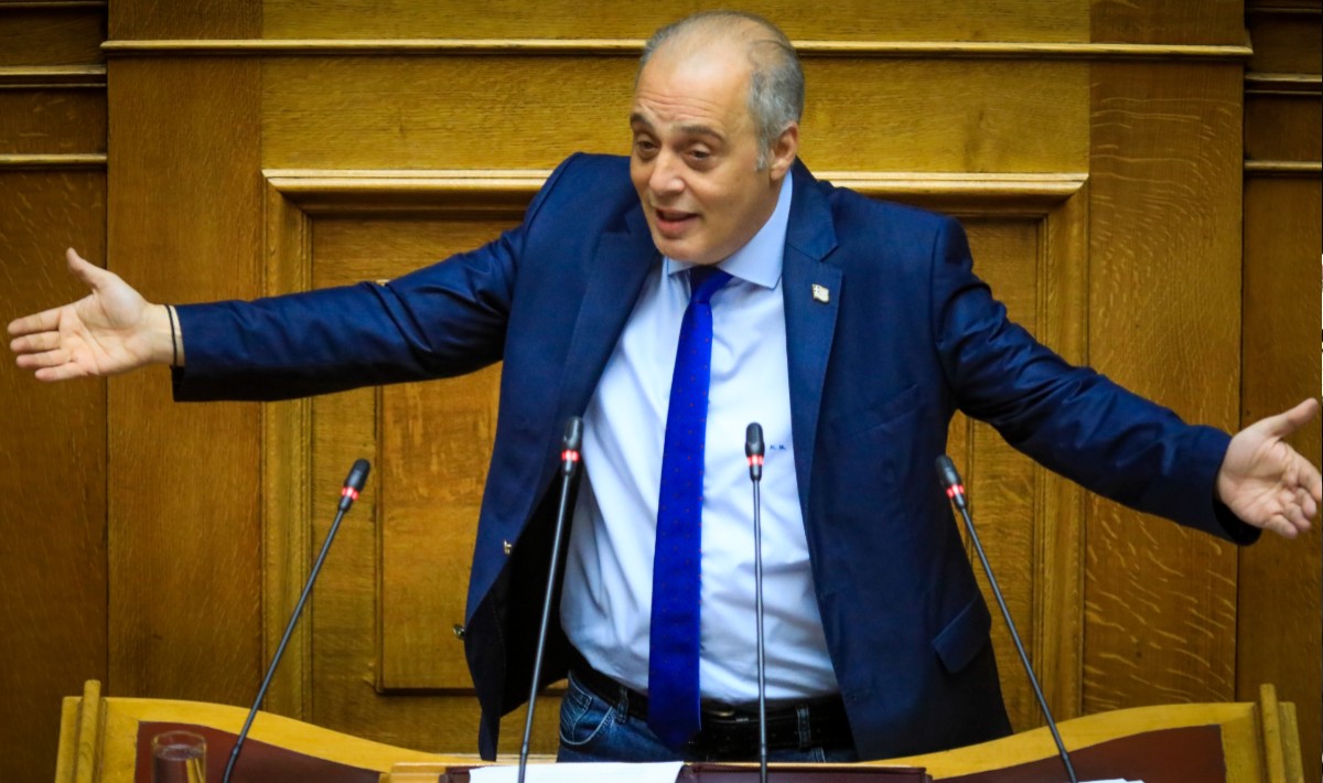 Βελόπουλος: «Εάν νομίζουν κάποιοι ότι με τον ανασχηματισμό ή με τις εκλογές θα σώσουν τον εαυτό τους, λανθάνουν»